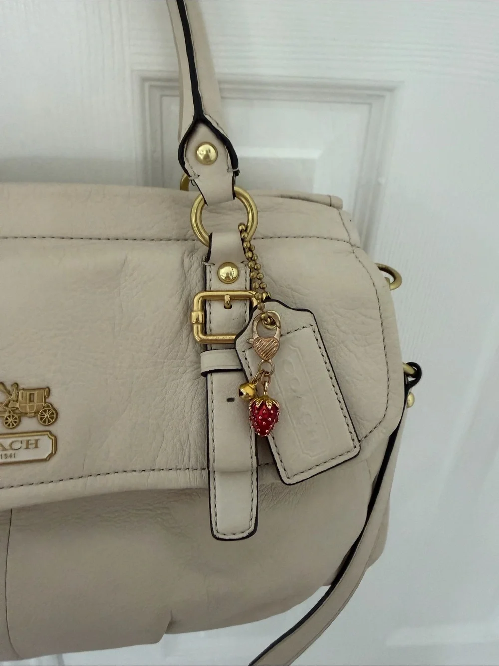 Coach Cream Leather Handbag with Rose-Pink Satin Interior and Gold Snap